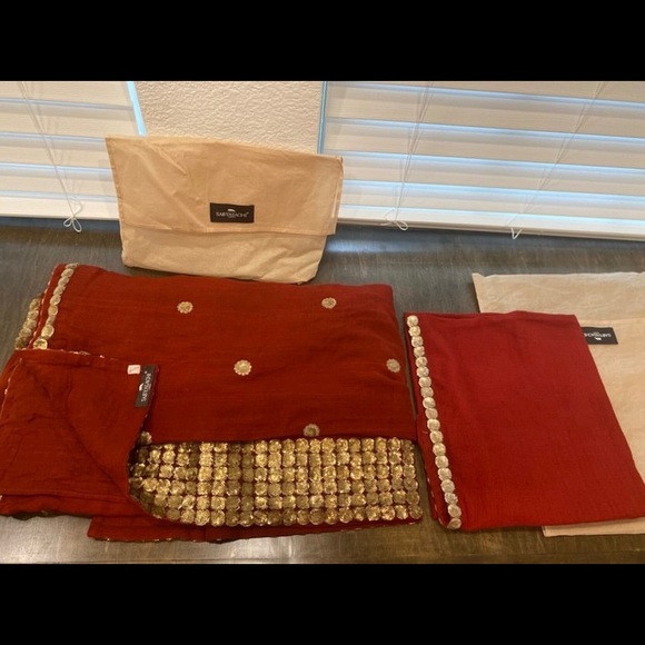 Sabyascachi Red Silk Matka Saree - Picture 5 of 6